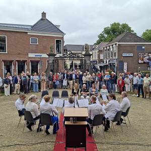 De officiële aftrap van de festiviteiten was bij Crackstate.